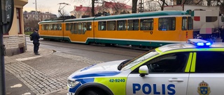 Lastbil och spårvagn i trafikolycka