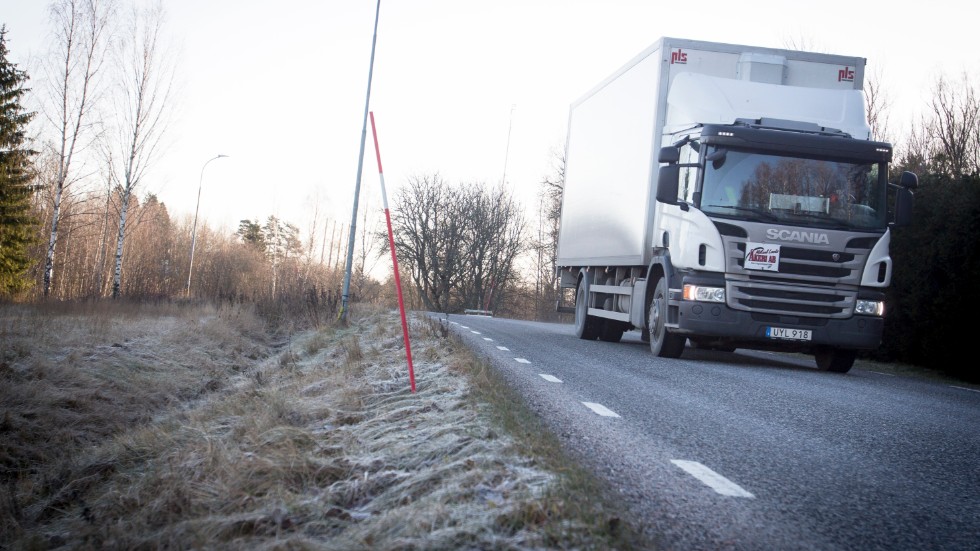 Kommunen har framfört till Trafikverket om behovet av en gång- och cykelbana från Villahagen till skolan i Sköldinge. Den är från kommunen högst prioriterad i dialogen med Trafikverket.