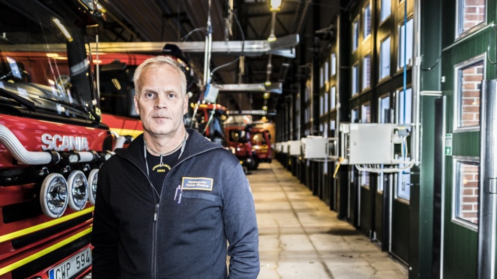 "Folk är mer jäktade och glömmer bort helt enkelt", säger
Thomas Winnberg, räddningschef Kiruna kommun om att bränder ökar i svenska hem med 40 procent under december månad.