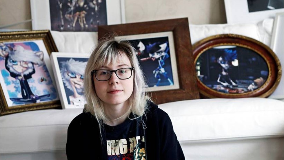 Tine Fjällner ställer ut sina bilder på Linköpings huvudbibliotek. 