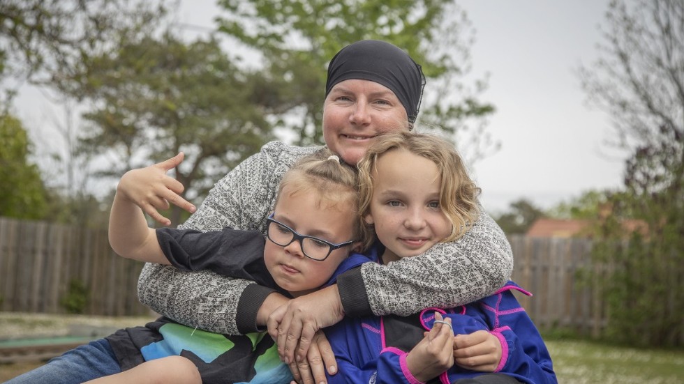 Tack vare stiftelsens bidrag kommer familjen Malmros, mamma Linn, Måns och Lilly samt pappa Tobias, att åka till Kolmården när det är möjligt. "Det har varit väldigt jobbigt för barnen så det känns fint", säger Linn.