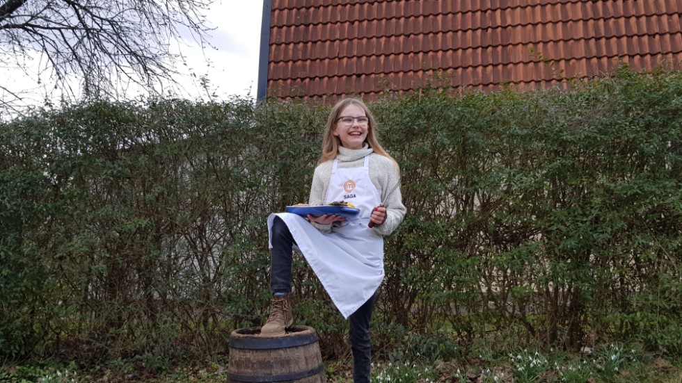 Saga Roth är den 10-åriga deltagaren från Linköping som på onsdagen den 8 april tävlar i TV4:s underhållningsprogram "Sveriges yngsta mästerkock".