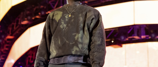 Kanye West på scen med Travis Scott