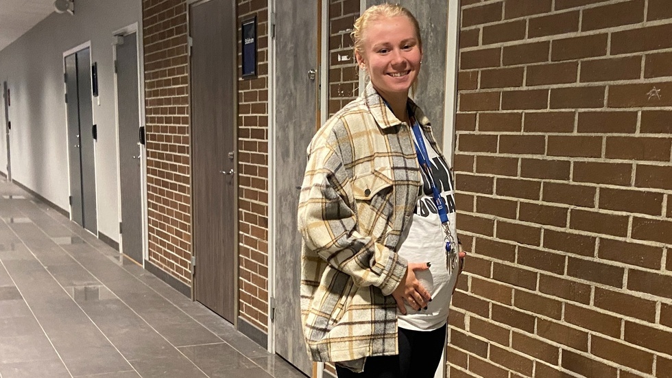 Jenna Taivaloja kommer inte att spela en match den här säsongen för Onyx. En ny innebandyspelare finns i magen. Men det är inte anledningen till att hon får stå vid sidlinjen.