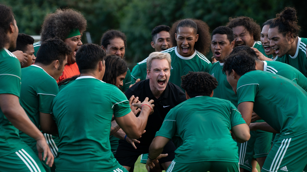 Michael Fassbender spelar tränare i "Next goal wins". 