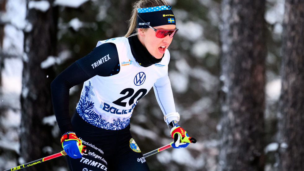 Det blev ingen lyckad premiärtävling i Ski classics för Jenny Larsson.