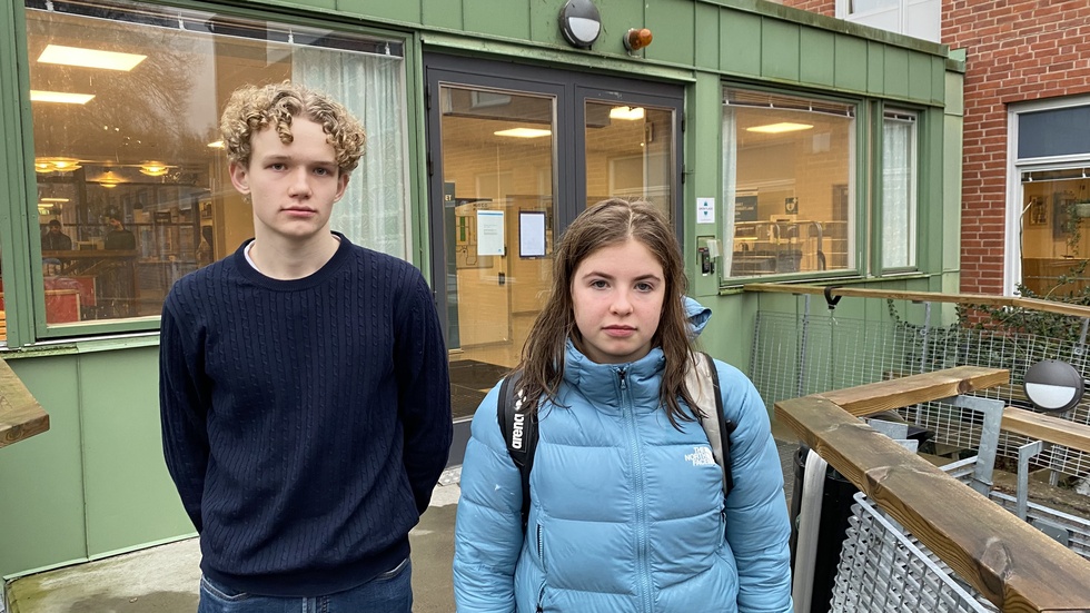 Rikstriathlongymnasiets elever August Siverskog, går i trean, och Greta Sjögren, går i tvåan, blev chockade av beskedet på torsdagen att gymnasiet planerar att flyttas till Malmö i framtiden.