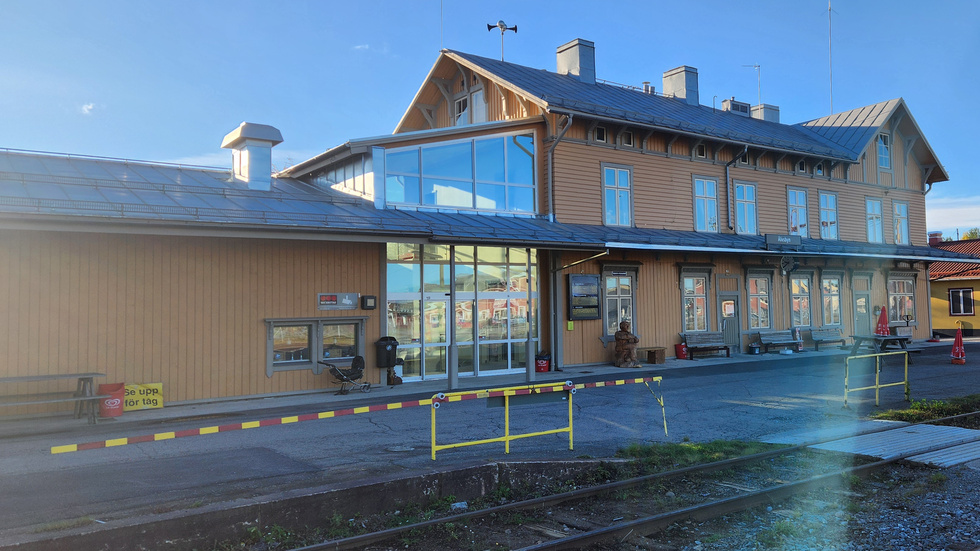 Två kvinnor rånade en tredje vid resecentrum i Älvsbyn. (Arkivbild)