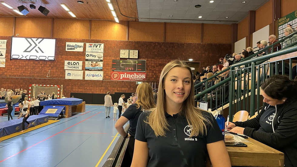 Motala gymnastikförening, här ordföranden Hilda Strömberg på en av klubbens senaste uppvisningar i Motala sporthall, har tilldelats ett stipendium på 100 000 kronor.