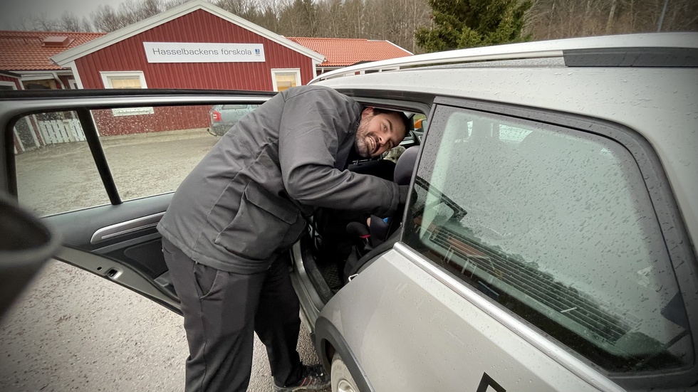 Jonas Bergills tvillingar har gått på Hasselbackens förskola från första början. Han tror att privata alternativ har bidragit till minskningen inom den kommunala barnomsorgen.
