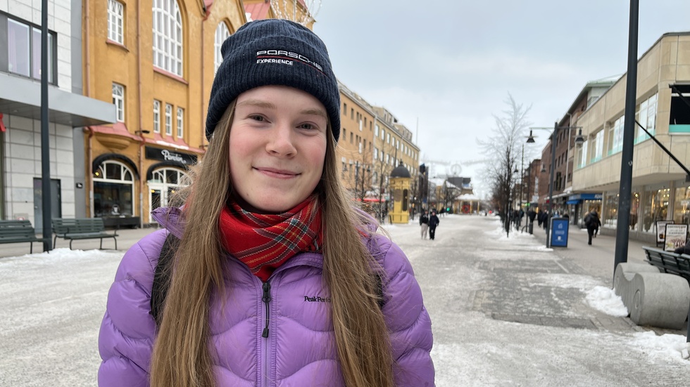 "Äkta kärlek är det om man vill göra allt mellan himmel och jord med den personen" svarar Ella Hansson i Luleå.