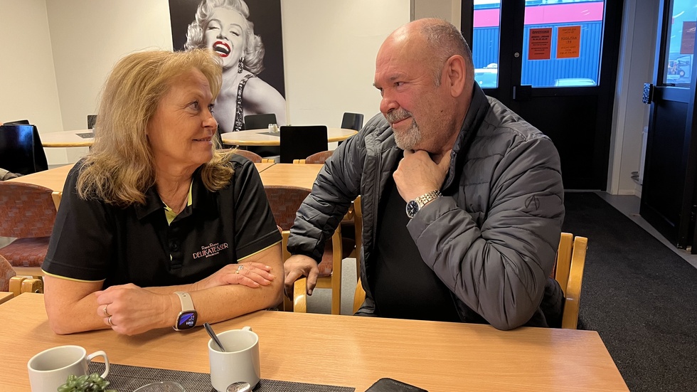 Det blir en omställning från allt till inget för makarna Kerstin Öberg och Robert Öberg som nu lämnar matbranschen för att istället gå in i ledighetsbranschen. "Vi har mycket att ta igen".