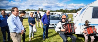 Löfven borde vara i Almedalen