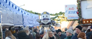 Massor med folk på Tomasmarknaden i Vimmerby • "Den saknades förra året"