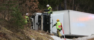 150 liter diesel rann ut i diket – Omfattande sanering efter olyckan