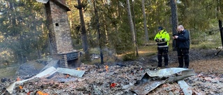 Brand i två byggnader vid motionsspår i Grillby