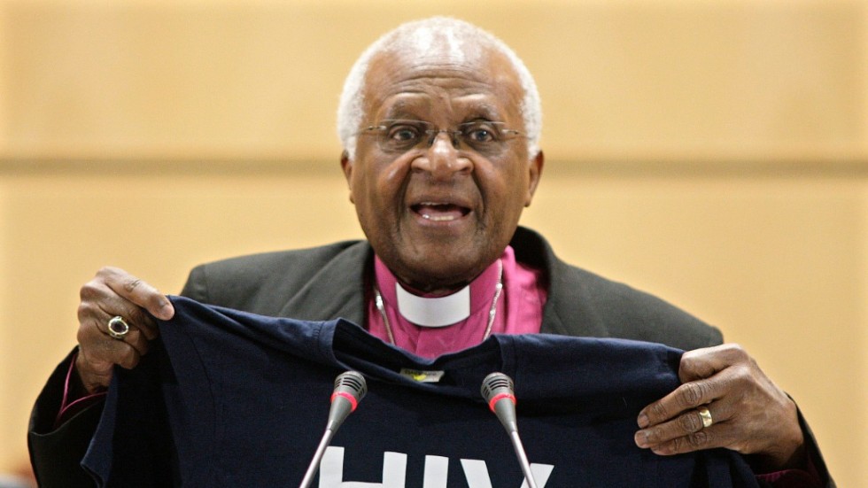 Desmond Tutu stod ofta upp för utsatta grupper. Han kämpade för svartas rättigheter, homosexuellas rättigheter och här, på ett WHO-möte, för de hiv-positiva. Arkivbild