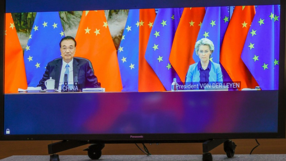 Kinas premiärminister Li Keqiang och EU-kommissionens ordförande Ursula von der Leyen under det digitala toppmötet.