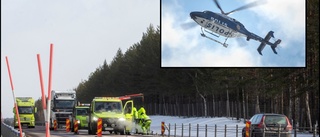 Man försvunnen efter singelolycka – polisen söker med helikopter och hundpatruller