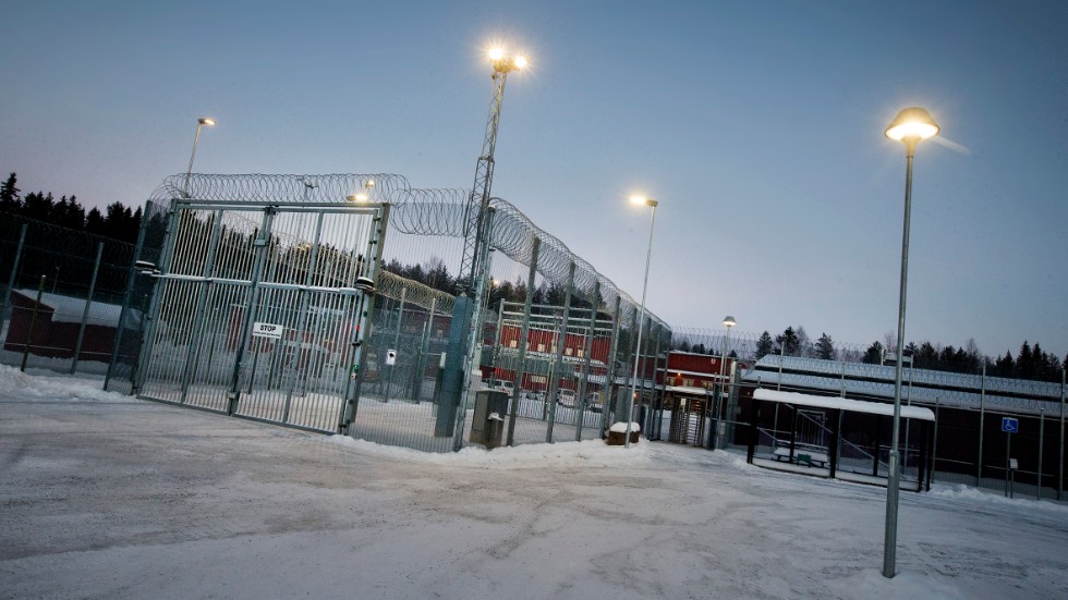 Häktet i Luleå utökas med ett 15-tal platser om Kriminalvården genomför planerna och en anstalt för vuxna byggs på området. Samtidigt utökas verksamheten i Haparanda med det dubbla.