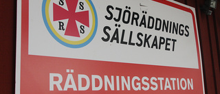 Åsunden söks av med svävare och vattenskoter