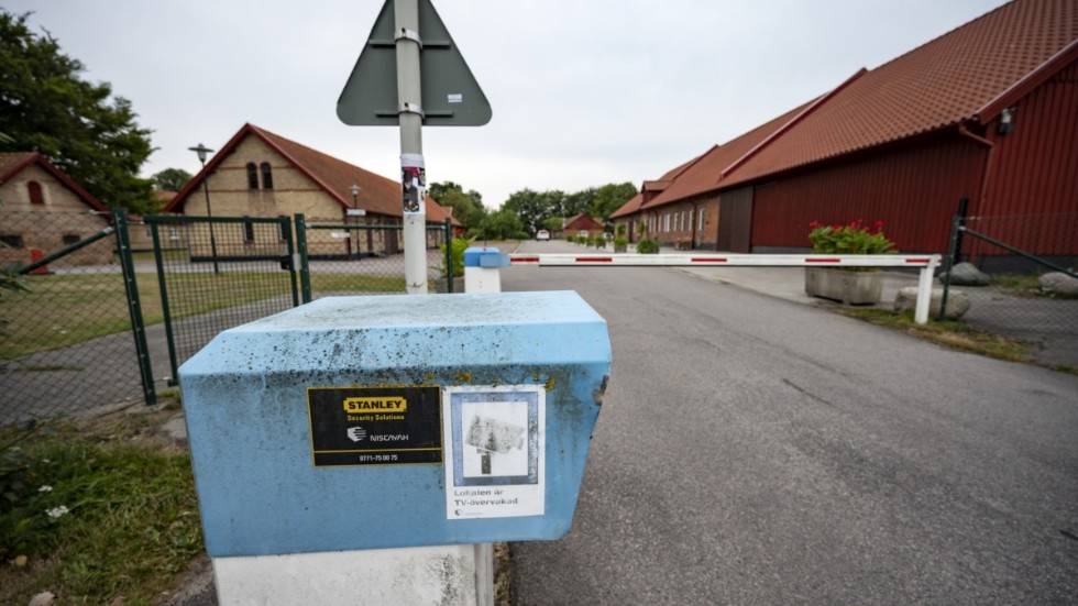Infarten till Sis Ungdomshem Råby i Lund, varifrån två ungdomar dömda för mord och mordförsök fritogs den 20 augusti förra året. De greps av polis i slutet av september.
