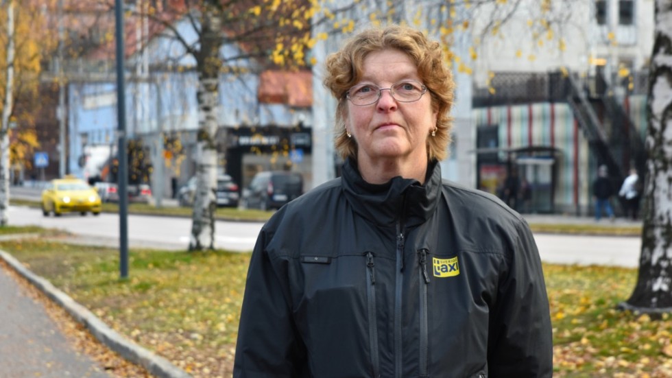  "Jag känner inte för att jobba", säger taxichauffören Lena Kaarle.