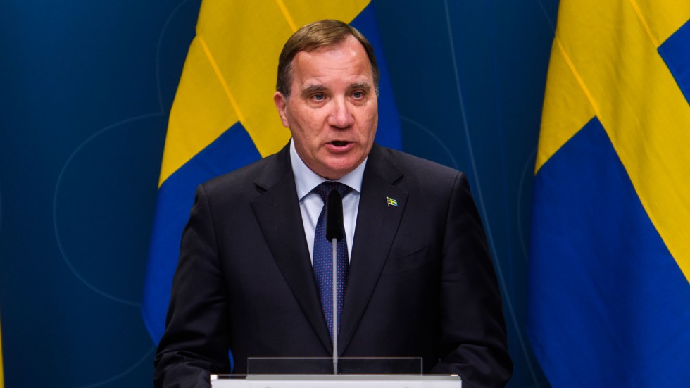 Statsminister Stefan Löfven, socialminister Lena Hallengren och Folkhälsomyndighetens generaldirektör Johan Carlson håller digital pressträff.