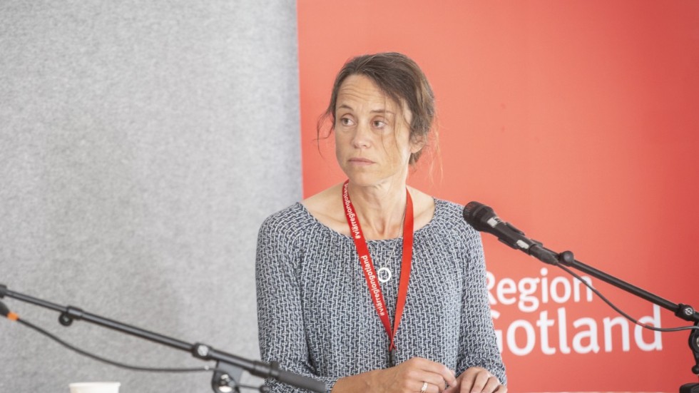 Smittskyddsläkare Maria Amér meddelande på måndagen att Gotland än så länge inte har fått några omicron-fall, vilket är den nya virusmutationen av coronaviruset.