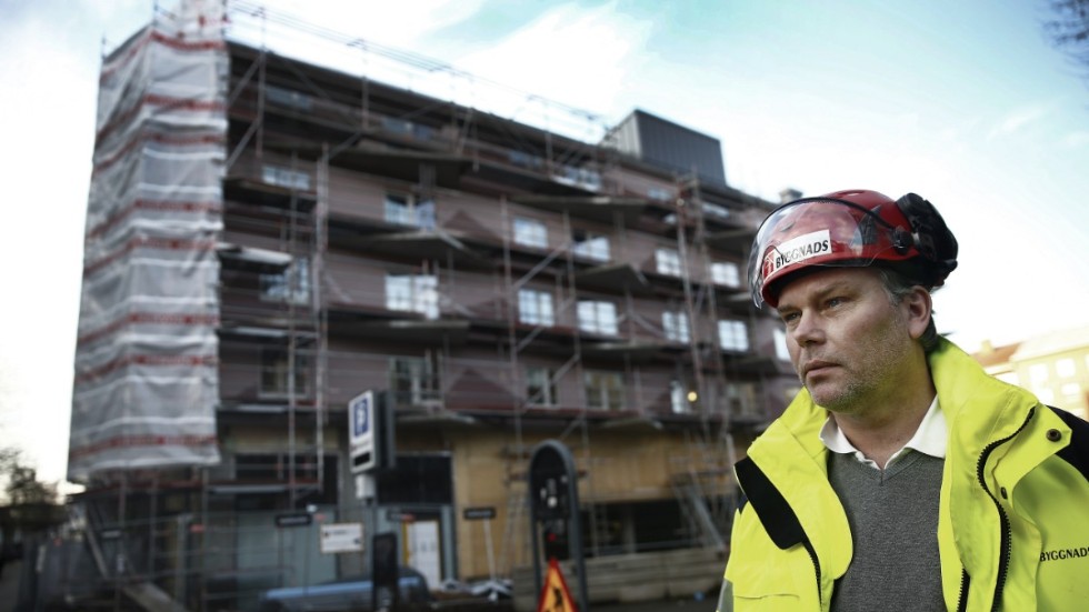  Magnus Cato, ordförande i Byggnads Öst, är upprörd över att privatpersoner och företag göder en kriminell marknad när man anlitar svartjobbare.