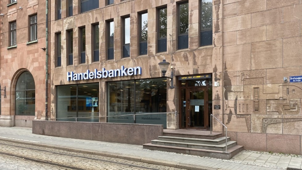 Handelsbanken har bland annat ett kontor på Drottninggatan i Norrköping. Ett annat kontor finns på Fjärilsgatan.