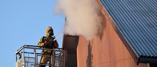 Brand i spannmålstork nära djurstall