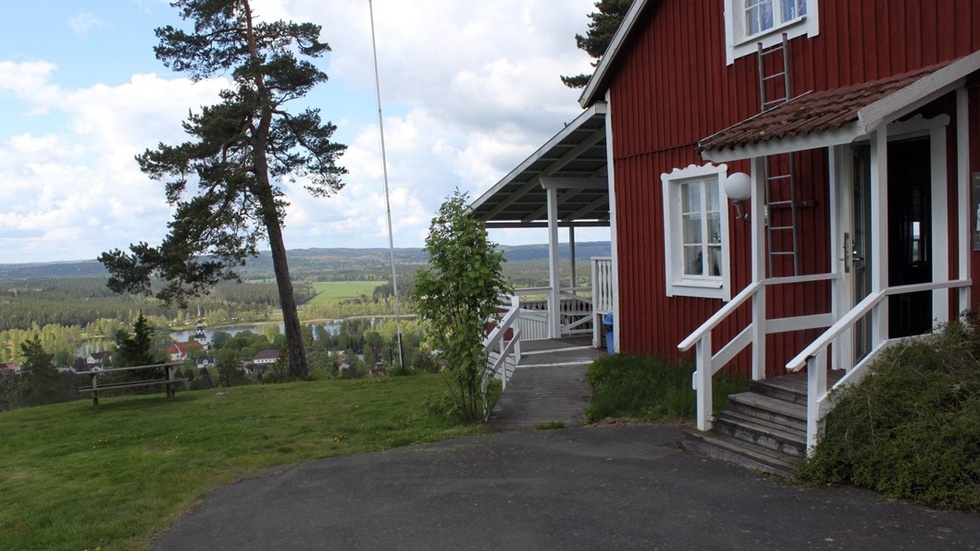 Valbacken var stängt förra sommaren. I år hålls serveringen öppen genom kommunens ungdomsverksamhet.