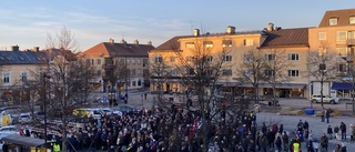 Manifestationer varje fredag föreslås