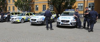 Allt fler poliser lämnar in brickan