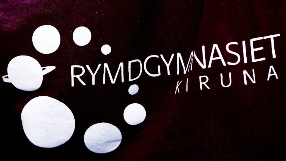 Rektorn för Rymdgymnasist minns inte en enda skolstart när alla elever haft bostad klar. I höst stod fyra utan tak över huvudet.