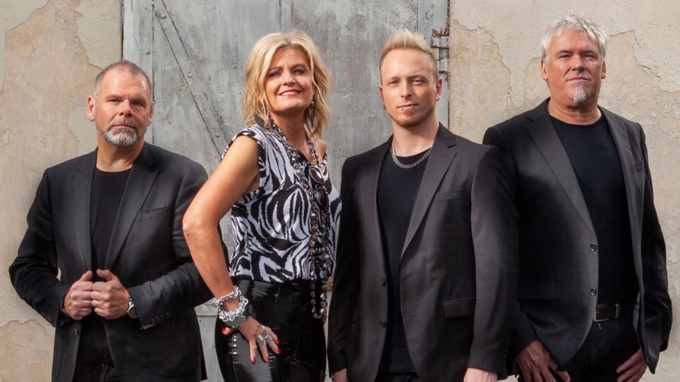 Titanix från Valdemarsvik har nominerats för sitt album "Om du lovar" i klassen "Dansband". Bandet består av Maria Rolf (sång), Stefan Rolf (gitarr, sång), Jerry Rolf (keyboard, sång) och Jonathan Nöjd (trummor, sång).