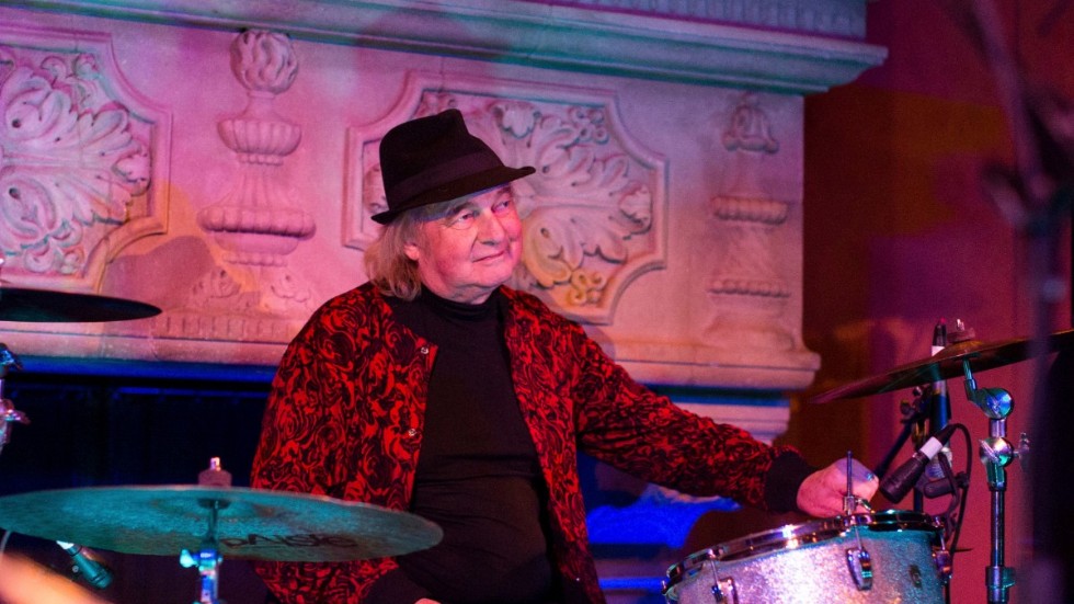 Alan White under en spelning 2017. Arkivbild.