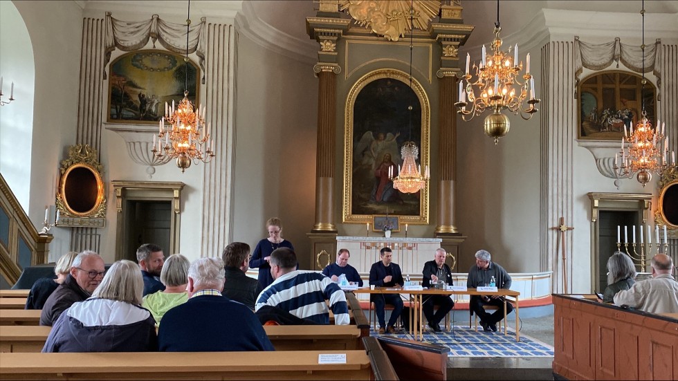 Dags för debatt i Klockrike kyrka. 