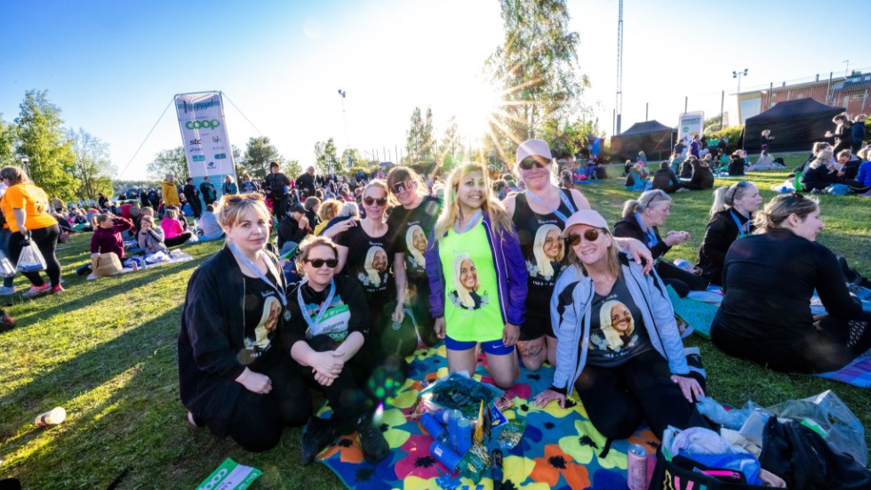 Lisa Nordmark Haapala, Johanna Nordblad Sirkka, Erika Palovaara, Jaana Teurajärvi, Sarah Fischer Waara, Desiré Kauppi och Berith Roth sprang alla Vårruset till minne av Hanna Morin Kemi.