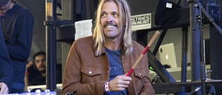 Foo Fighters hedrar Hawkins med konserter