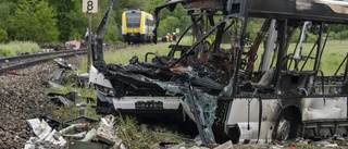 Tåg krockade med buss – flera skadade