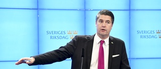 SD lägger budget för bilister med kapat bistånd