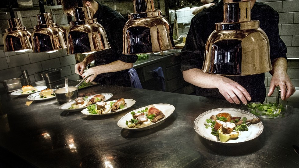 Restaurangerna i elva av Norrbottens kommuner minskade förra året sin försäljning med mellan två och 50 procent jämfört med 2019. En kommun går mot strömmen. Det visar statistik från SCB. (Arkivbild)