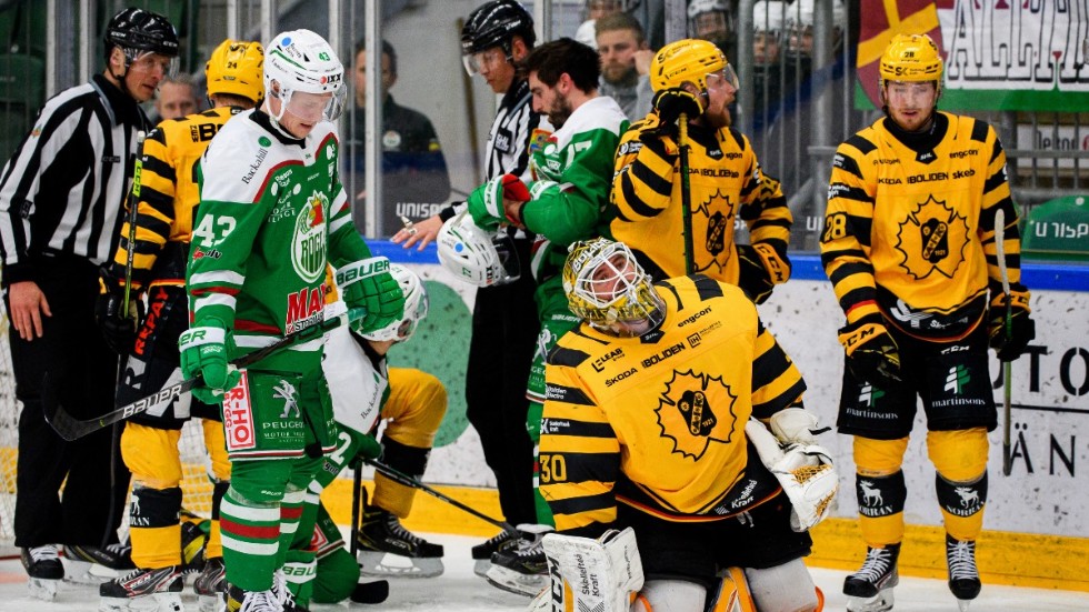 Skellefteå AIK, med målvakten Gustaf Lindvall som främsta spelare, föll med 4–0 i den avgörande SM-semifinalen.