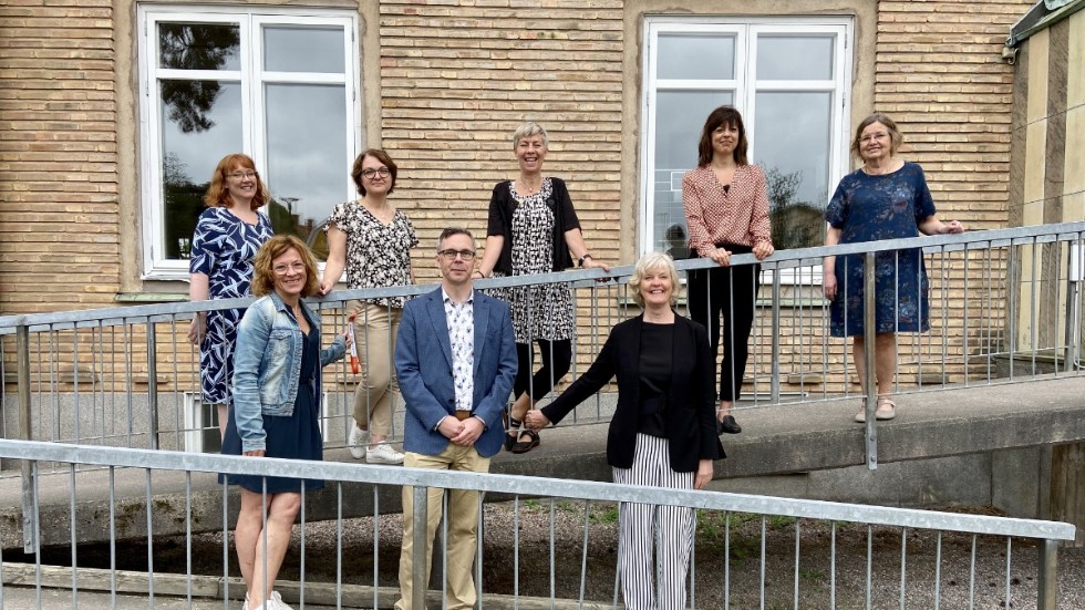 Malin Flordal, Tea Karlsson, Magdalena Norin, Anneli Lutteman, Annika Löfvenborg, Malin Olsson, Johan Söderberg och Helene Björkqvist gläds över niornas resultat.