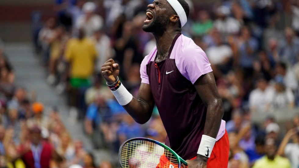 Frances Tiafoe, USA, jublar efter segern mot Rafael Nadal.