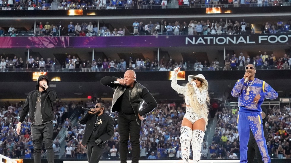 Eminem, Kendrick Lamar, Dr Dre, Mary J Blige och Snoop Dogg på scenen vid Super Bowl-finalen tidigare i år. Arkivbild.