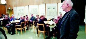 Fullsatt cafékväll 
på konstutställning