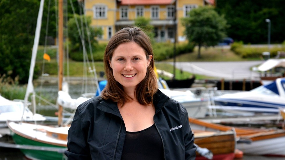 Kommunalrådet Jenny Elander Ek, Centerpartiets förstanamn i kommunvalet, vill minska kommunens fastighetsbestånd och värna de små enheterna inom skola och aldreomsorg.